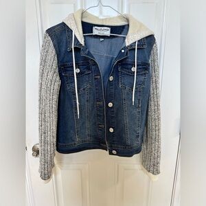 New, never wore it. Juniors large.